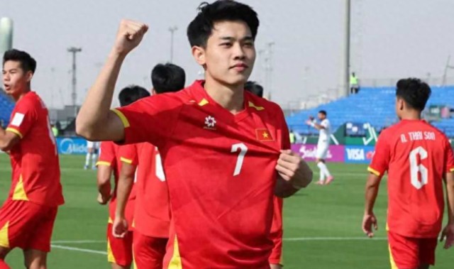 世界杯直播-0-1爆冷!1-0绝杀!U23亚洲杯：黑马3连胜,夺冠热门出局,中国队喜讯